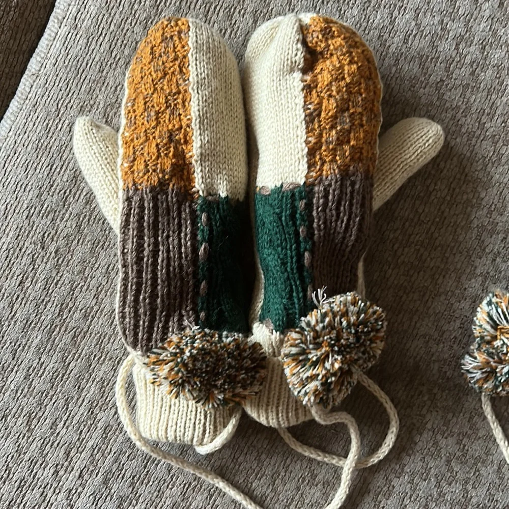 BP Women's Brown and Green Gloves Bundle of 2